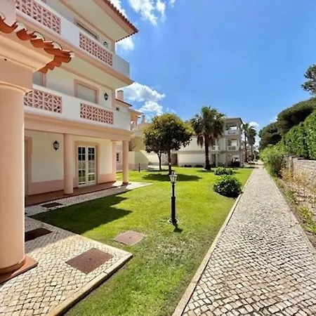 Casa Lesarlo - T3 Luxury, Garden, Pool - D'el Rey Apartamento *